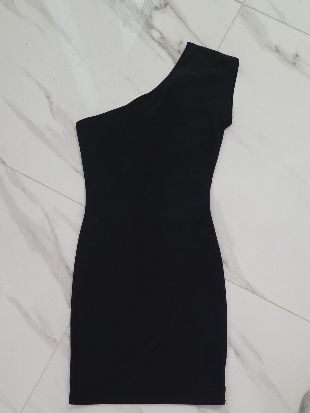 Elegant One-Shoulder Black Bodycon Dress